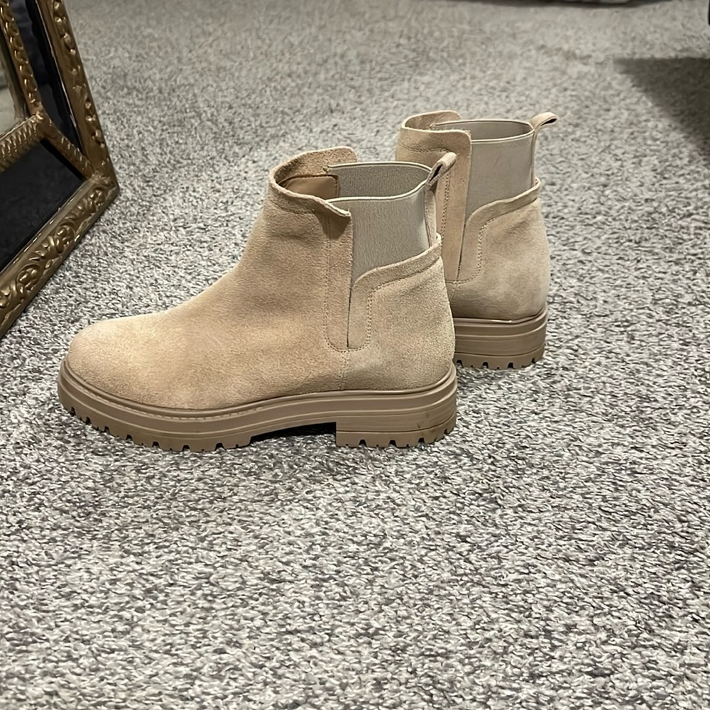 Steve Madden boots